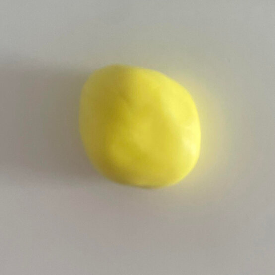 idea_how-to-decorate-a-rocket-cake_step16a.jpg?sw=554&q=85