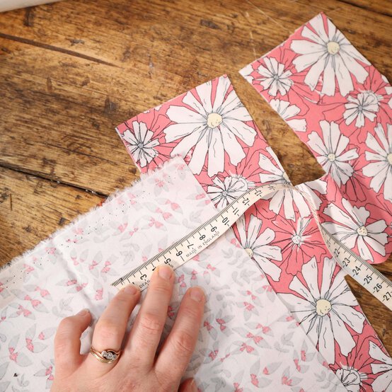 letter-cushion_step3_3.jpg?sw=554&q=85