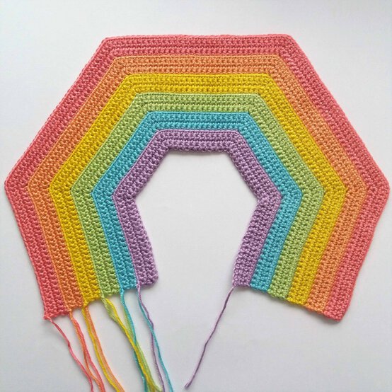 rainbow-pillow-03.jpg?sw=554&q=85