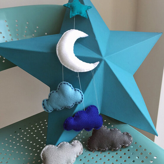 moon-and-stars-mobile-1a.jpg?sw=554&q=85