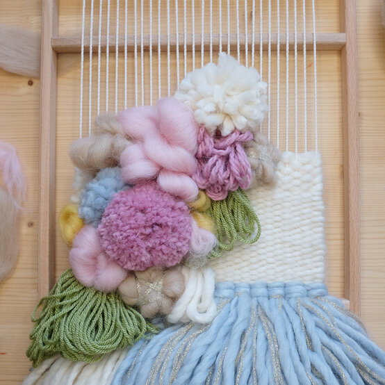 how_to_make_-a_floral_weave_39.jpg?sw=554&q=85