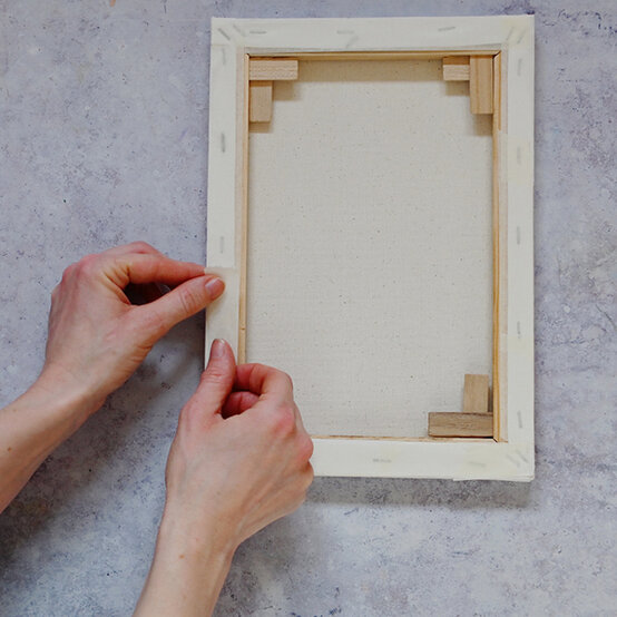 art-ideas-to-do-with-your-baby4.jpg?sw=554&q=85