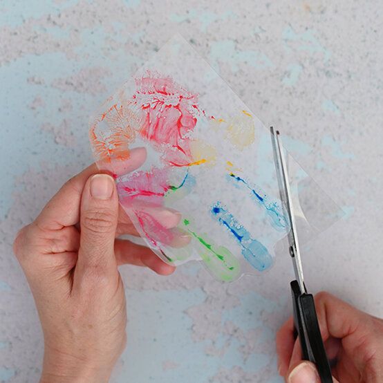 grandparents-key-chain-step-3.jpg?sw=554&q=85