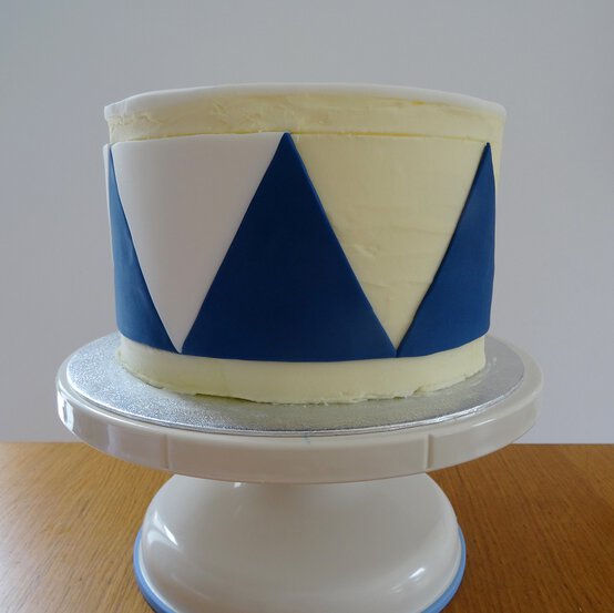 nutcracker-cake_step12.jpg?sw=554&q=85