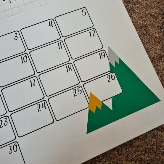 cricut-diy-birthday-guessing-game-step-5.jpeg?sw=554&q=85