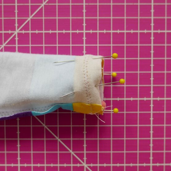 Jersey%20Sportswear_Scrunchie_Step4.jpeg?sw=554&q=85