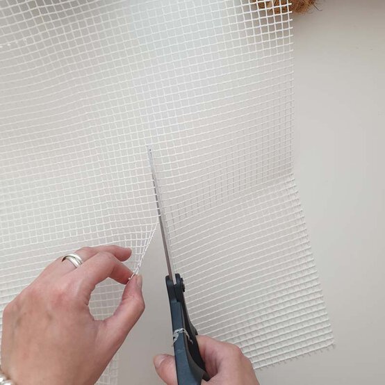 Idea_How-to-Make-a-Halloween-Latch-Hook-Rug-step-1.jpg?sw=554&q=85