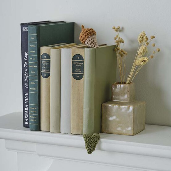 ideas%5Fautumn%2Dstash%2Dbusting%2Dprojects%5Facorn%2Dbookmark%2Da.jpg?sw=554&q=85