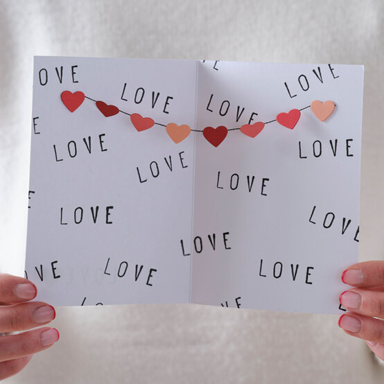 idea_main_valentines-card-round-up-love.jpg?sw=554&q=85