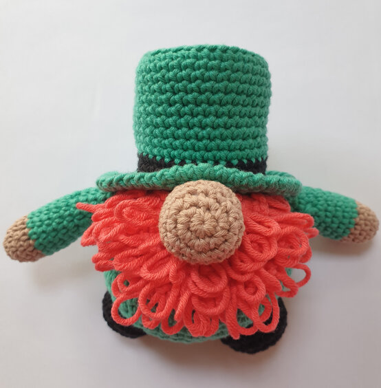 how_to_crochet_a-_st_patricks_day_leprechaun_6.jpg?sw=554&q=85