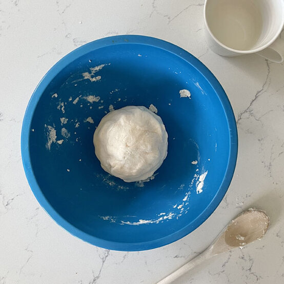 ideas%5Fhow%2Dto%2Dmake%2Deaster%2Dsalt%2Ddough%2Ddecorations%5Fstep%2D1b.jpeg?sw=554&q=85