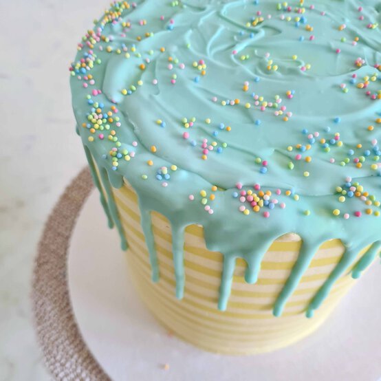 Idea_how-to-make-a-layered-easter-cake_step5c.jpg?sw=554&q=85