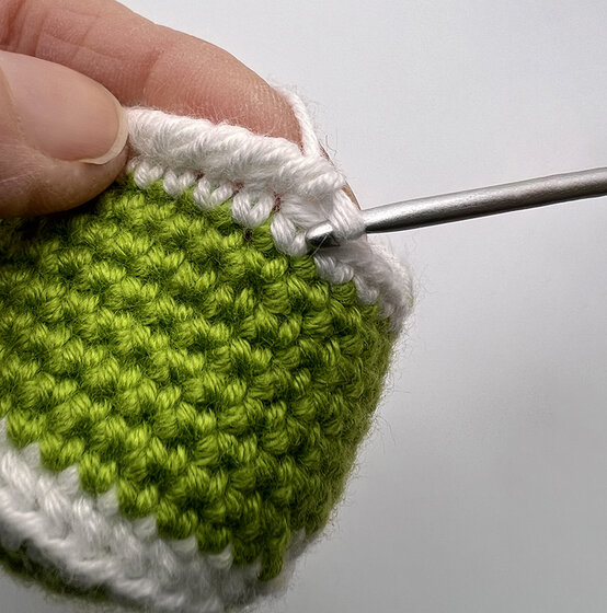 How-to-Crochet-an-Amigurumi-David-Attenborough_Cake1.jpg?sw=554&q=85