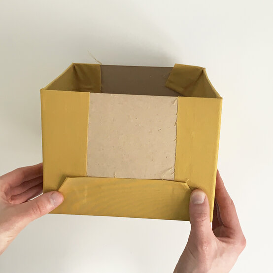 how_to_organise_your_home_office_with_-fabric_box_7.jpg?sw=554&q=85