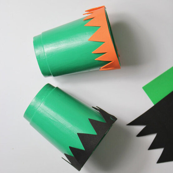 Idea_how-to-make-a-frankenstein-pom-pom-shooter-edit_step2.jpg?sw=554&q=85