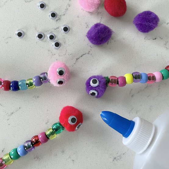 ideas%5Fhow%2Dto%2Dmake%2Dpipe%2Dcleaner%2Dcaterpillars%5F5.JPEG?sw=554&q=85