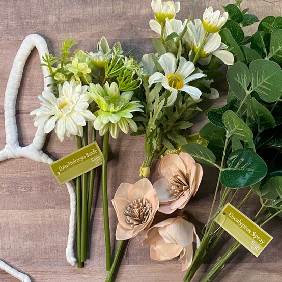 Idea_how-to-make-a-floral-bunny-headband_step10.jpg?sw=554&q=85