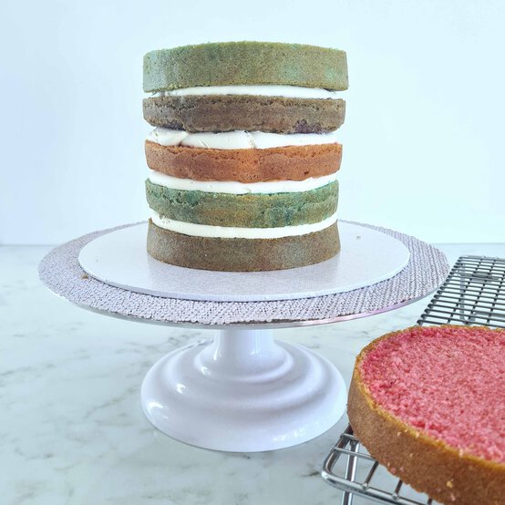 Idea_how-to-make-a-layered-easter-cake_step1e.jpg?sw=554&q=85