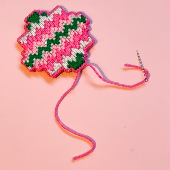 how-to-make-bargello-decorations_step4a.jpg?sw=554&q=85