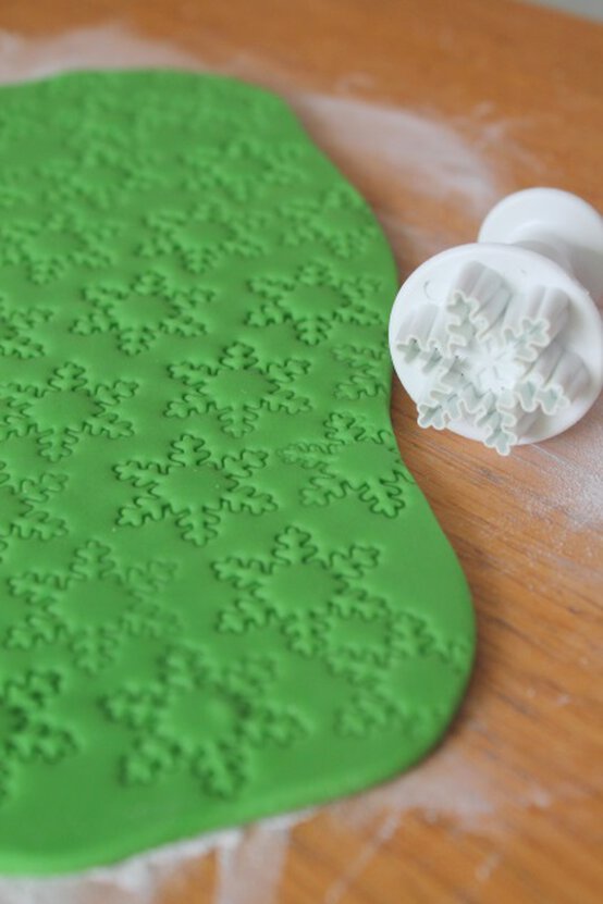 giant-gingerbread-man8.jpg?sw=554&q=85