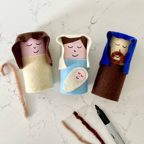 Idea_how-to-make-a-craft-roll-nativity-scene_step7.jpg?sw=554&q=85