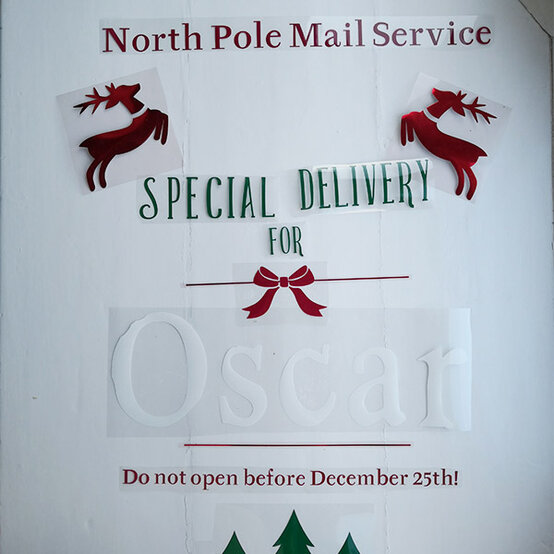 personalised-santa-sack-step-23.jpg?sw=554&q=85