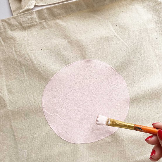 how-to-paint-on-a-canvas-tote-bag-step-1.jpg?sw=554&q=85