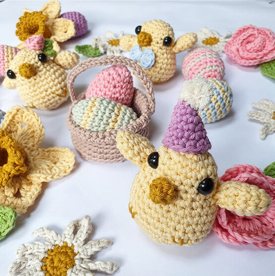 idea_how-to-crochet-an-easter-wreath-and-garland_group.jpg?sw=554&q=85