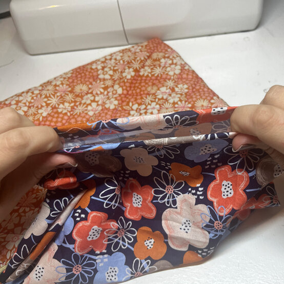 idea%5Fhow%2Dto%2Dsew%2Da%2Dquilted%2Dlaptop%2Dbag%5Fstep11d.jpg?sw=554&q=85