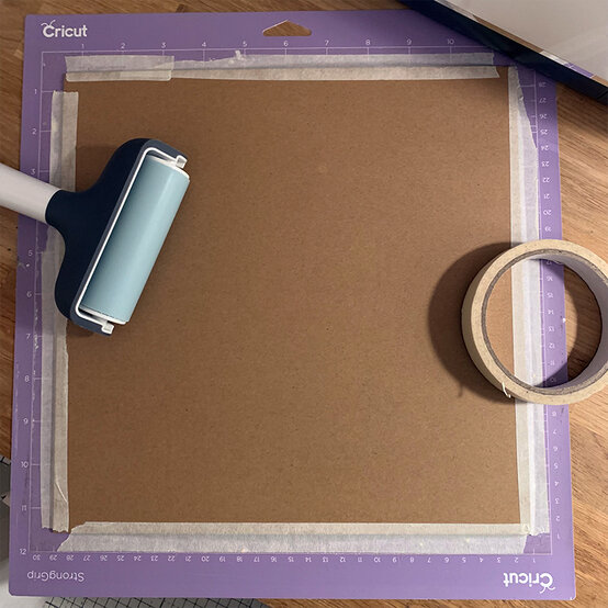 cricut_carrot-treat-box_step5.jpg?sw=554&q=85