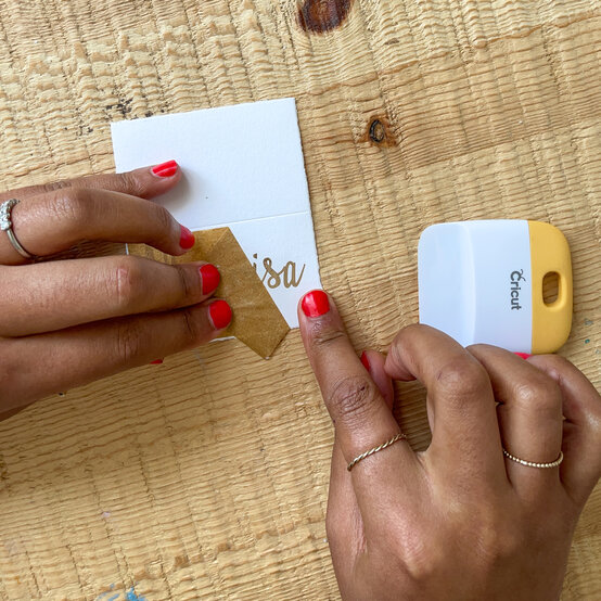 cricut-how-to-make-garden-party-name-cards7a.-name-cards.jpg?sw=554&q=85