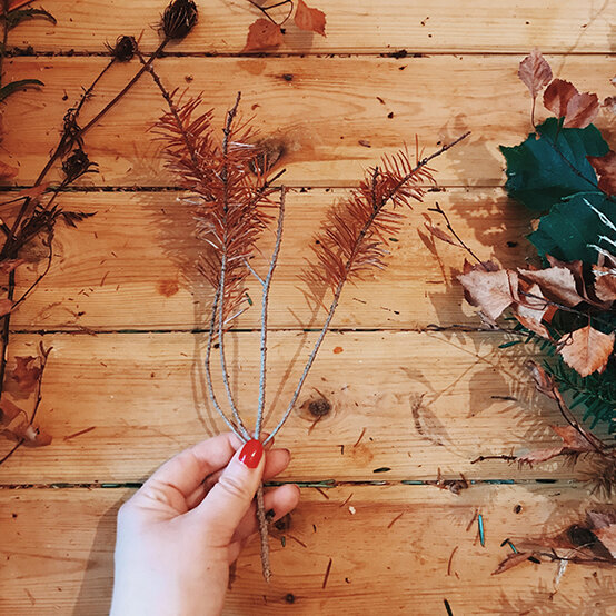 fresh-foraged-autumnal-wreath-3.jpg?sw=554&q=85