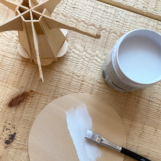 wooden-cake-stand_step6_2.jpg?sw=554&q=85