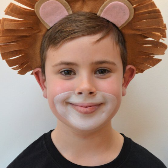 lion_face_painting_tutorial_lion-step-1.jpg?sw=554&q=85