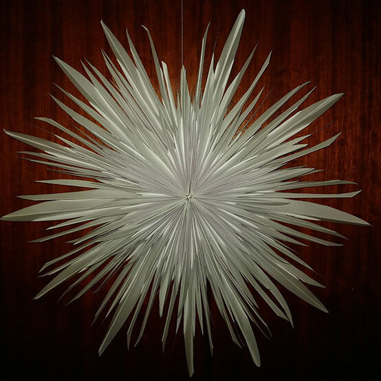 artisan-becca-newington-papercraft-swedish-star.jpg?sw=554&q=85