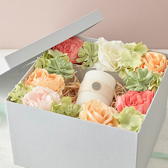 idea_mothers-day-gifts_giftbox.jpg?sw=554&q=85