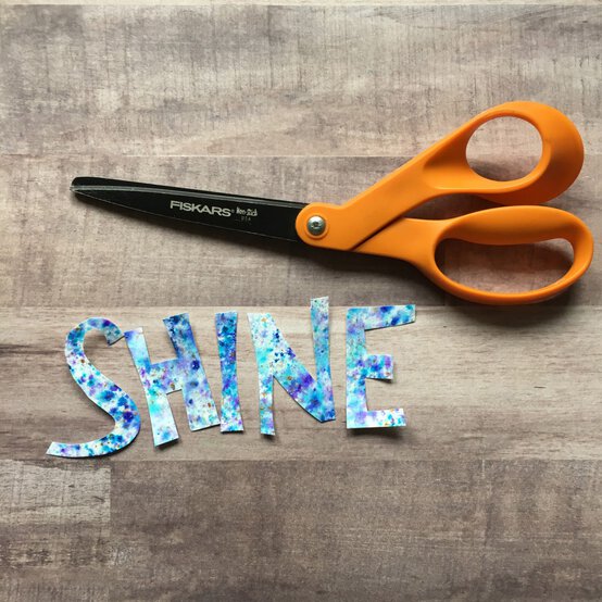 pixie-powder-scrapbook-lo-pixie-powder-title-step-2-eidt.jpg?sw=554&q=85