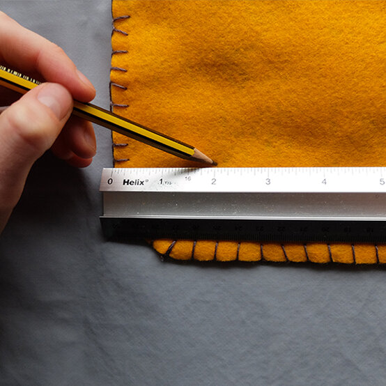 felt-pencilcase-step11.jpg?sw=554&q=85