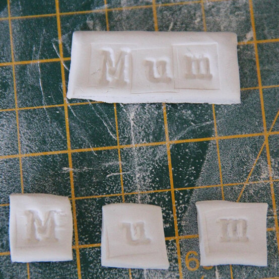 flower-ring-dish-9c.jpg?sw=554&q=85