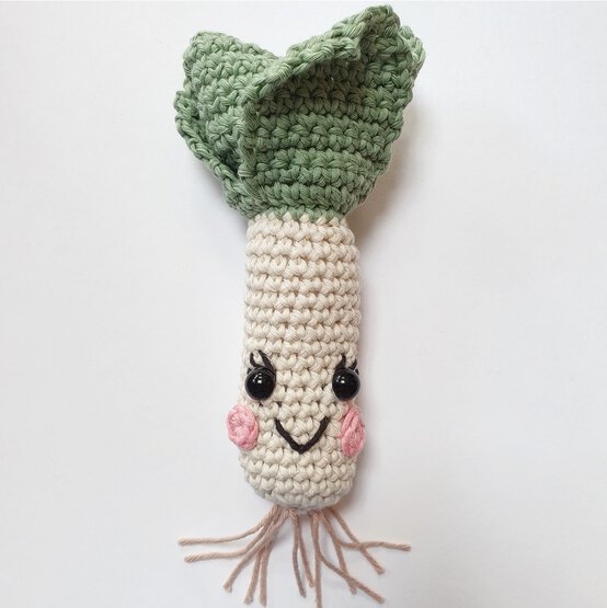 how-to-crochet-amigurumi-leeks-mrsleek.jpg?sw=554&q=85