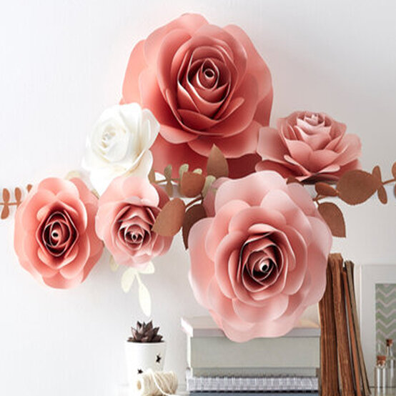 idea_personalised-wedding-decorations_paperflowers.jpg?sw=554&q=85