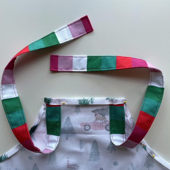 how-to-sew-an-apron_step21.jpg?sw=554&q=85