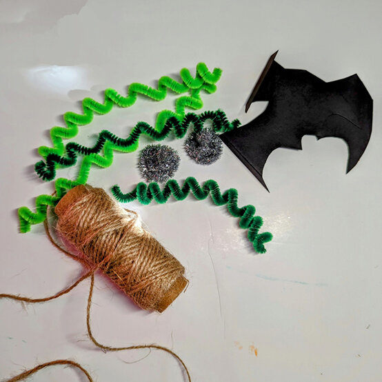 idea_halloween-glass-lanterns-pumpkin_step5b.jpg?sw=554&q=85