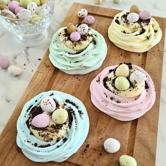 idea_meringue-nests_step7.jpg?sw=554&q=85