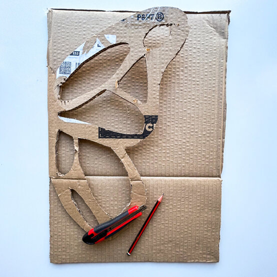 idea_suncatcher-butterfly-wings_step2.jpg?sw=554&q=85