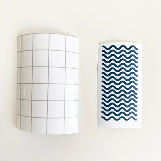 Cricut_How_to_make_a_personalised_baking_hamper_Cricut%20mug_step%2010_1.jpg?sw=554&q=85