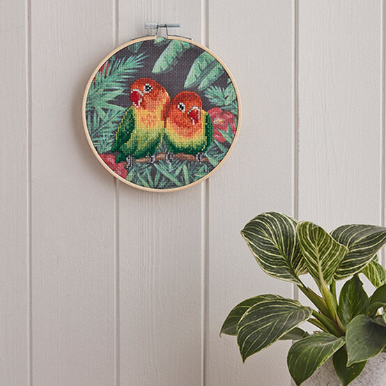 gsi-cross-stitch-2.jpg?sw=554&q=85