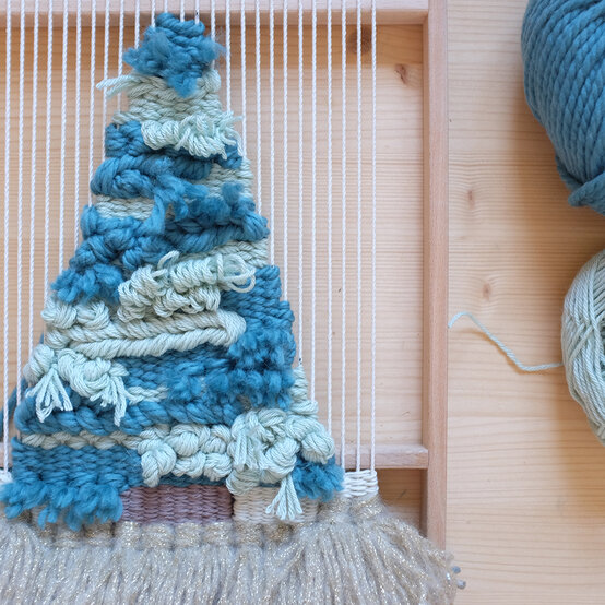 25_xmas_weave.jpg?sw=554&q=85