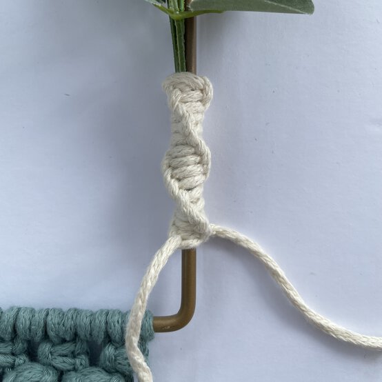 Idea_How-to-Make-a-Trio-of-Macrame-Wreaths_STEP%208-Square.jpg?sw=554&q=85