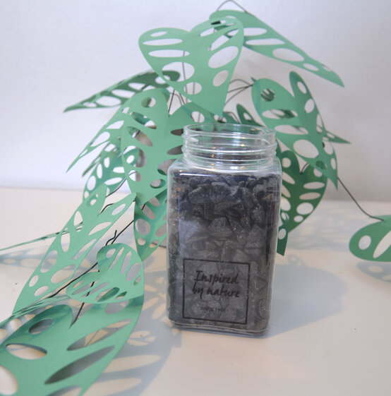 cricut_how_to_make_a-_paper_monstera_plant_step13.jpg?sw=554&q=85